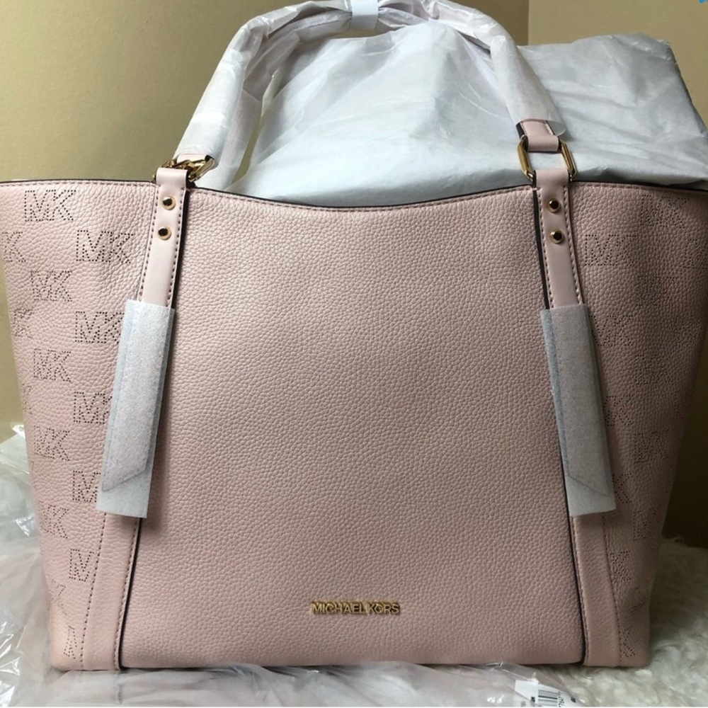 MICHAEL KORS - **100% AUTHENTIC**  ARLO LG Tote Bag
